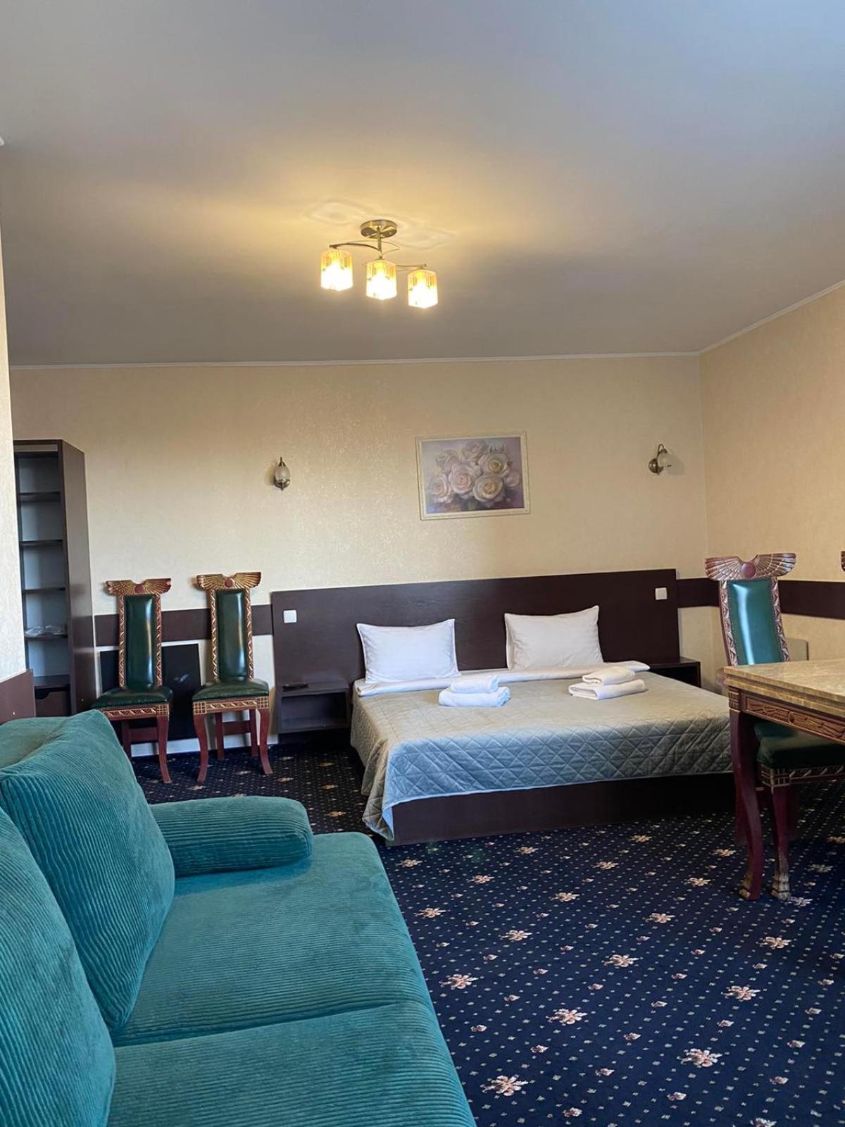 Faraon Hotel Ivano-Frankivszk Kültér fotó